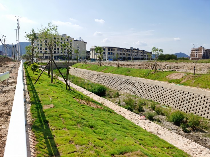 福清市阳下街道新局溪明睿电器段河道整治工程